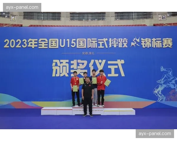 阿克苏地区青少年摔跤赛火热开赛，近500名运动员同台竞技